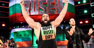 WWE заглушава скандирания за Русев