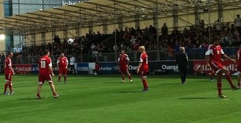 14:35 часа българско време. Мачът на шампионите започна