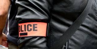 Арестуваха футболист за секс с непълнолетна 