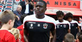 Челси подписа със защитник