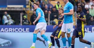 Мактоминей спаси Наполи срещу Парма