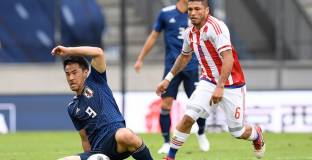 Асано заменя Оказаки в националния на Япония 