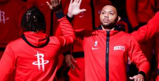 Загуба на Лейкърс, победи за Финикс и Чикаго