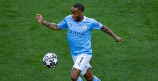 Стърлинг попадна сред целите на Барселона