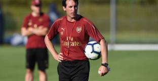 Невил предсказа шесто място за Арсенал