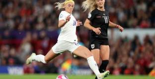   ФА отговори на отказа от бели шорти заради менструация 