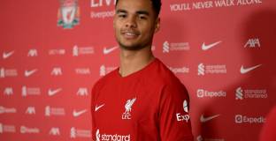  Директор на ПСВ се гордее, че е продал Гакпо на Ливърпул 