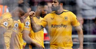 Уувърхемптън - Брентфорд 2:0 