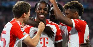 Байерн постигна целта си срещу Манчестър Юнайтед в супер мач със 7 гола (видео)