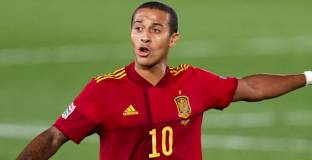 Невил: Тиаго ще е голям актив за Ливърпул