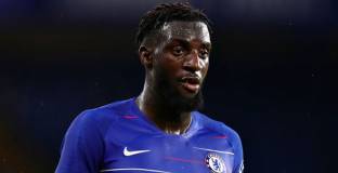 Милан договори трансфера на Бакайоко