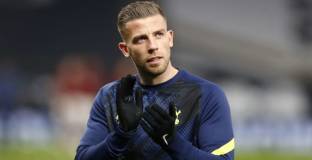 Алдервейрелд уведоми Тотнъм, че иска да напусне клуба