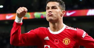 Подобрен Ман Юнайтед надви Тотнъм (видео)