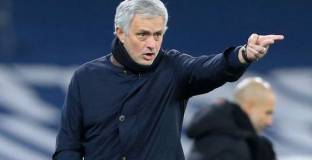 В  Тотнъм вече са недоволни от Моуриньо 