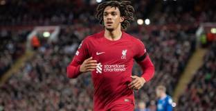 Ван Дайк е доволен от реакцията на Трент на критиките