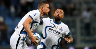 Интер постигна волева победа над Сасуоло и е втори (видео)