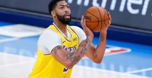 Антъни Дейвис се завръща за Лейкърс