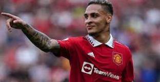 Бербатов е ядосан на играта на Антони 