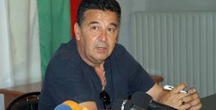 Коронавирусът замрази новите стадиони на Ботев и Локо Пловдив