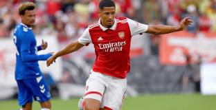 Артета отхвърли сравненията между Салиба и Ван Дайк