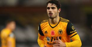 Ювентус води преговори за Нето