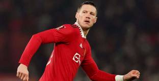  Тен Хаг коментира липсата на голове на Вегхорст