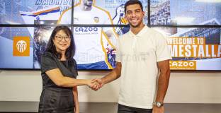 Валенсия закупи защитник на Лион