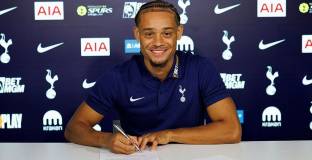 Тотнъм обяви трансфера на Шави Симонс 