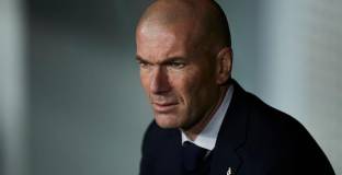  Ювентус разглежда Зидан на мястото на Сари