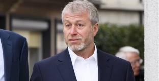 Абрамович поема издръжката на докторите до „Стамфорд Бридж”