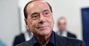 Приеха Берлускони в болница