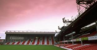 Червените дяволи ще накажат Светците