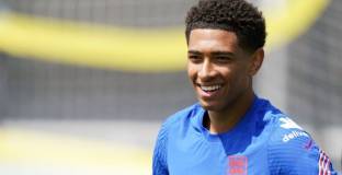 Белингам реагира на слуховете за Ливърпул