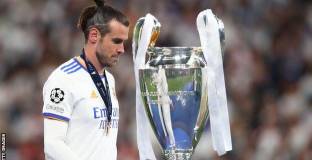  Бейл прекрати кариерата си 