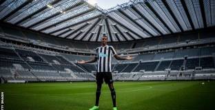  Нюкасъл обяви трансфера на Исак 