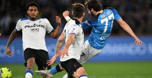 Наполи крачи уверено към титлата