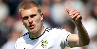  Кристенсен сам платил билета си за Рим