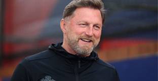 Волфсбург се раздели с Хазенхютъл 