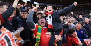 Задържаха фенове на Ман Юнайтед 