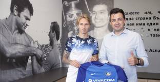 Левски взе естонец