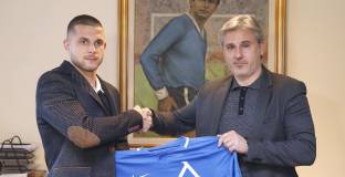 Спекулации около трансферната сума, която Левски плати за Лозев