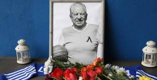 Легенди на Левски и ЦСКА изпратиха Сашо Костов