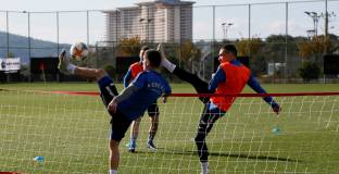 В Левски се забавляват с джитбол в Турция (видео)