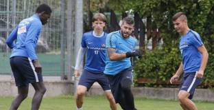 Групата на Левски за домакинството на Верея