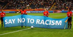 В британския футбол се увеличава дискриминацията