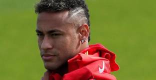 Неймар два пъти молел Бартомеу да провали трансфера му в ПСЖ 