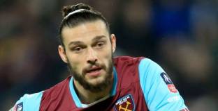 Уест Хем няма намерение да пуска Керъл в Челси 