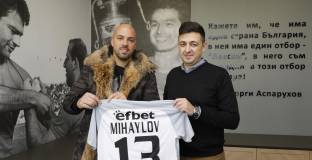 Левски тренира под пара в снега (видео)