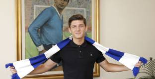 Младок преподписа с Левски