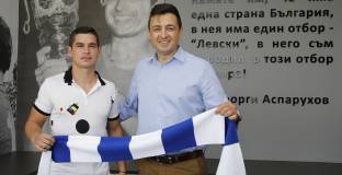 Иван Горанов преподписа с Левски